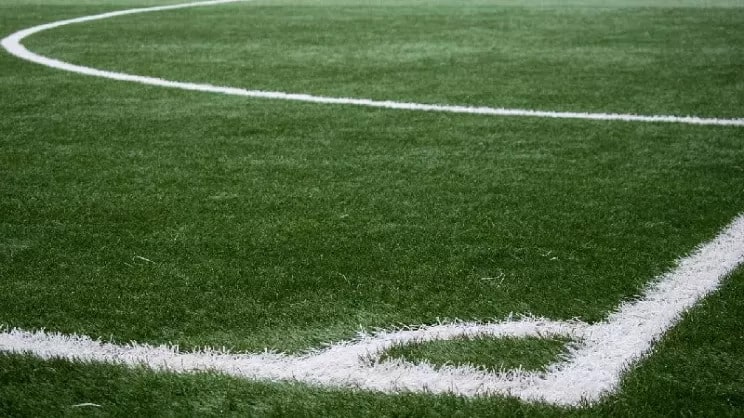 Presunte espressioni razziste scatenano rissa tra calciatori: 7 denunce, 3 feriti nel Catanese