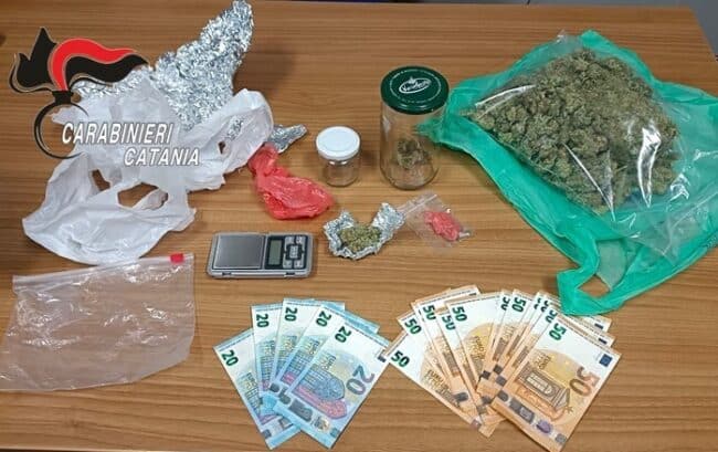 Droga in auto, in borsa e in casa: arrestata una donna a Randazzo
