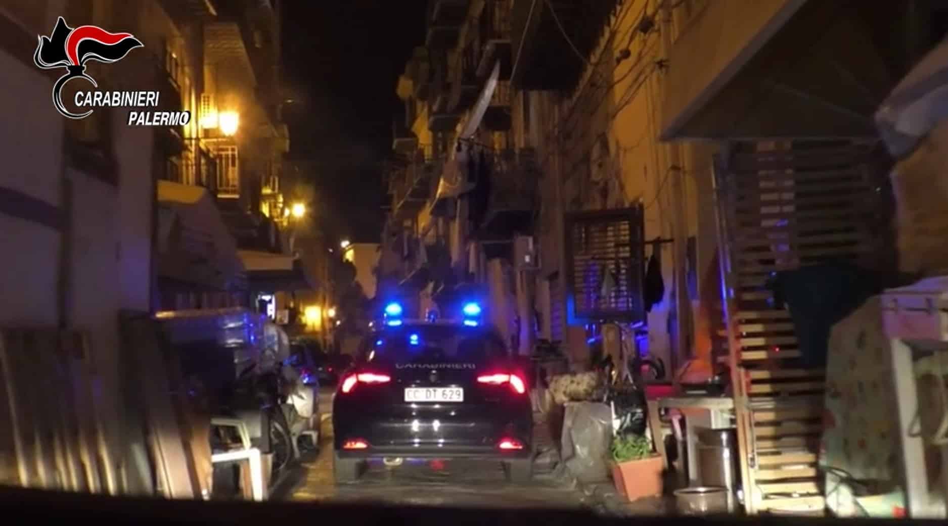 Maxi operazione antidroga, colpita una importante piazza di spaccio: 25 arresti – VIDEO
