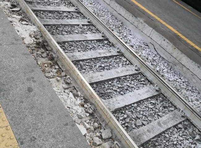 Donna travolta da un treno regionale, deceduta: indagini in corso