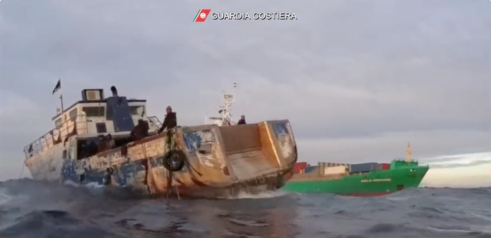 Migranti, è emergenza: 8 morti e 97 superstiti, “scoppia” Lampedusa. Disposti trasferimenti con la nave Diciotti