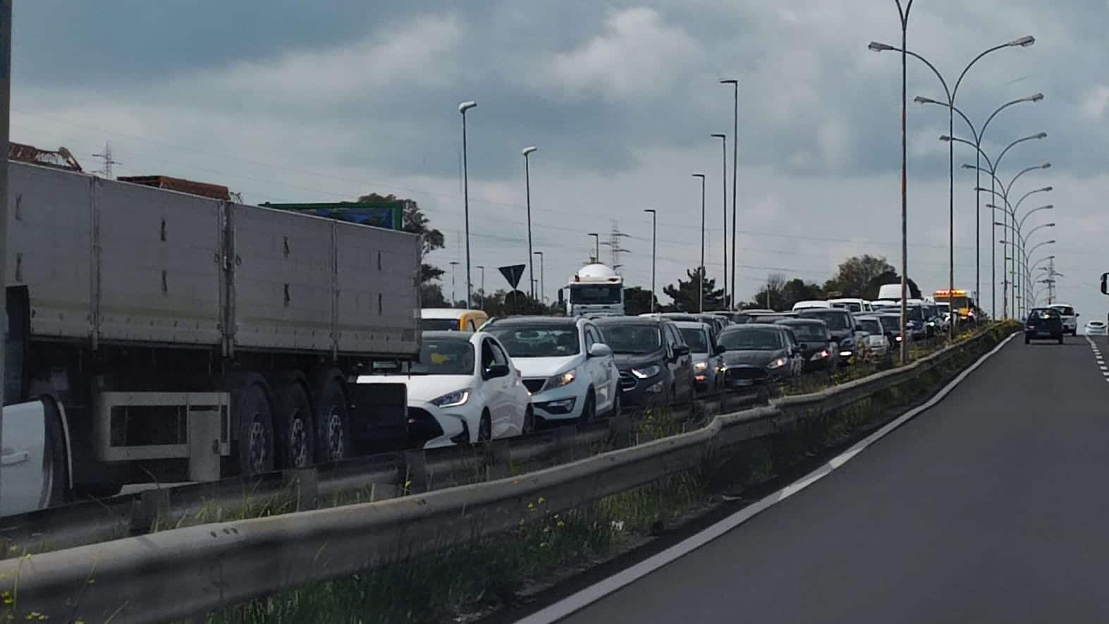 Catania, i lavori alla Circonvallazione mandano in tilt il traffico. Ferrara: “Serve un piano”