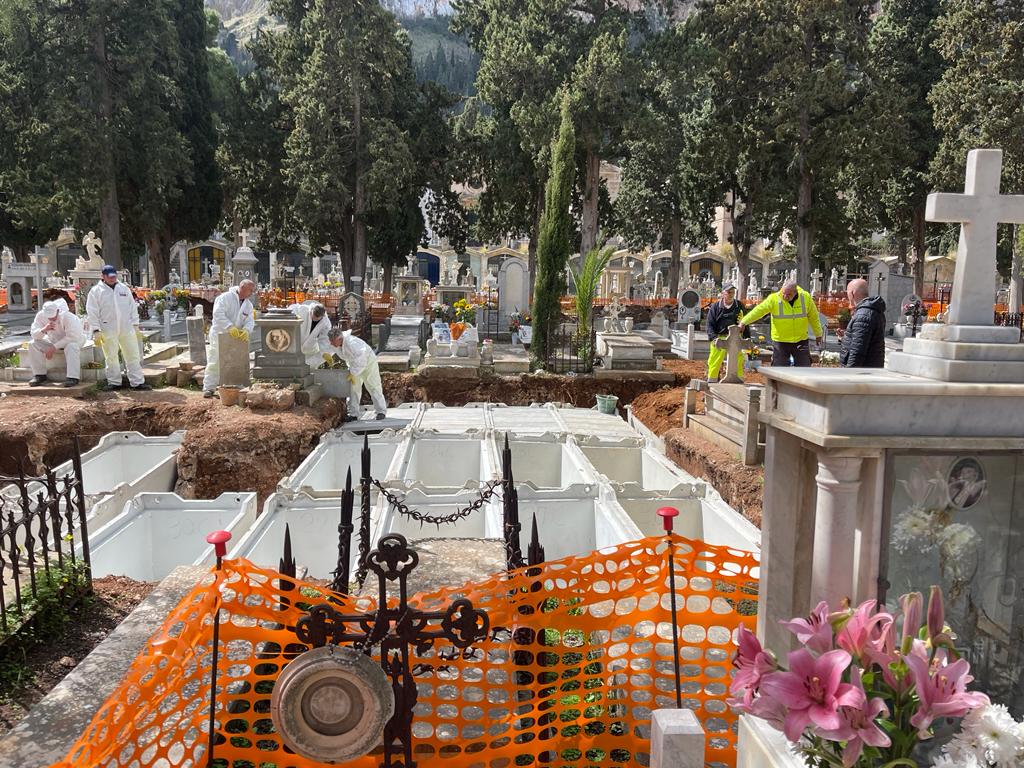 Proseguono le sepolture nel cimitero dei Rotoli: Lagalla rassicura ma ricorda che la strada è ancora lunga