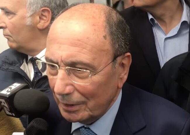 Questione fotovoltaico in Sicilia, Schifani replica al ministro Urso e trova l’appoggio del M5S