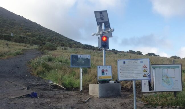 Vulcano, stop alle escursioni al cratere per il maltempo