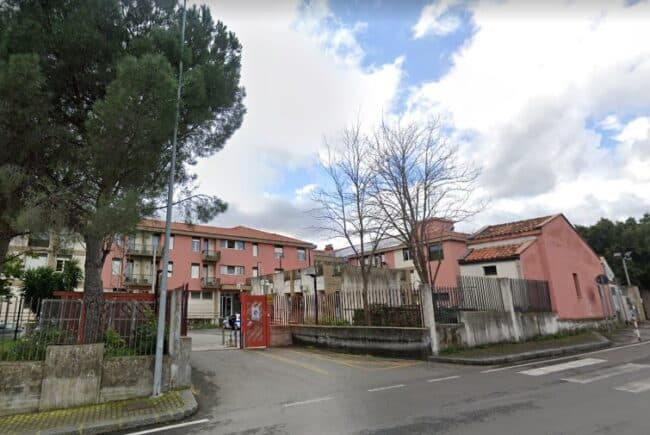 Rubare nella “tana del lupo”, entrano nella caserma della polizia di Acireale e fanno piazza pulita
