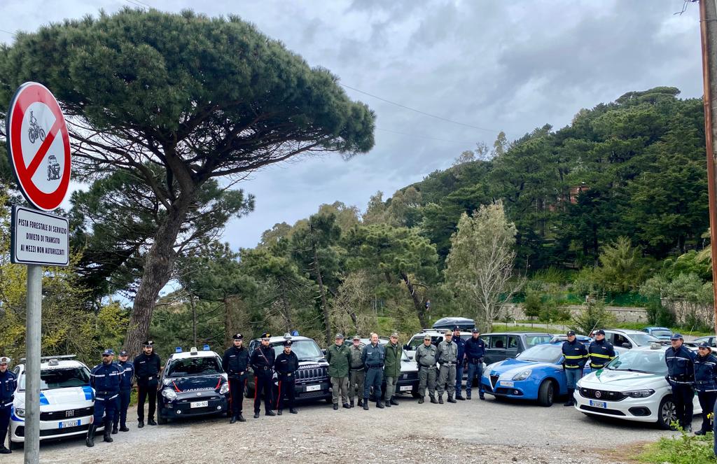 Servizi straordinari interforze sui Monti Peloritani: 1 jeep e 8 motocross sequestrate, 47 verbali