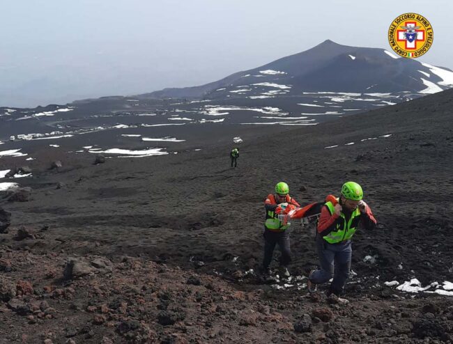 Soccorsa una turista polacca sull’Etna, il VIDEO dell’intervento