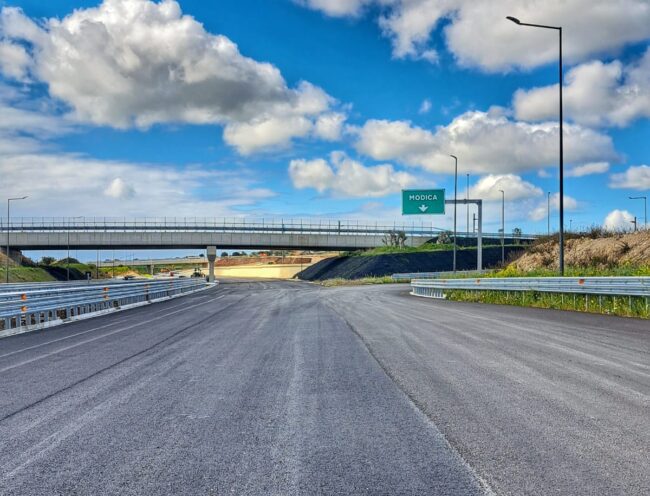 Autostrada Siracusa-Gela, ritardo nei lavori e 14 milioni mancanti