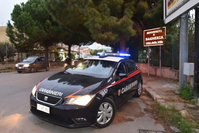 Due arresti nel Palermitano, in manette un 22enne con droga in casa e un 41enne per furto di energia elettrica