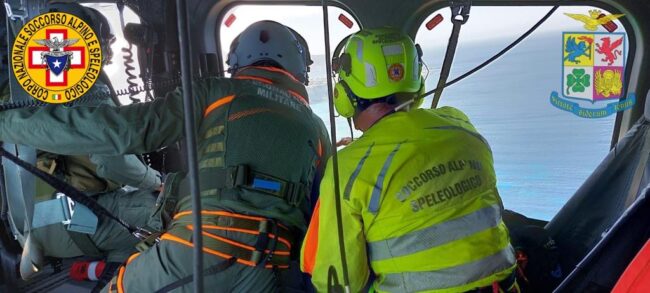 Turista scivola e precipita dalla scogliera, ferito gravemente: attivate le operazioni di soccorso