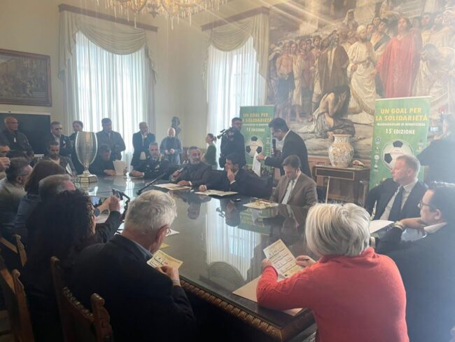 Catania, “Un gol per la solidarietà”: presentazione in Comune dell’iniziativa benefica sportiva