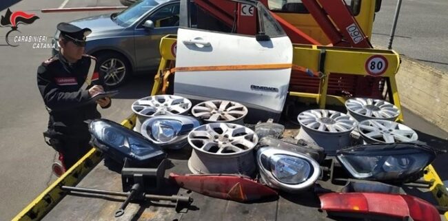 Pezzi di auto rubati e poi venduti a negozi di ricambi: arresti e denunce a Catania