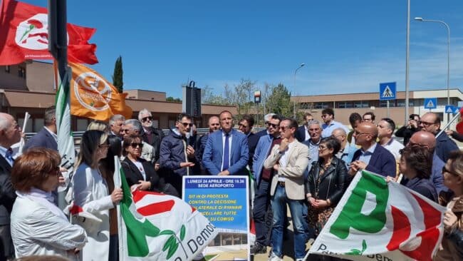 Voli Ryanair annullati a Comiso, il parlamentare Dipasquale: “Pronti a spostare la protesta a Catania”