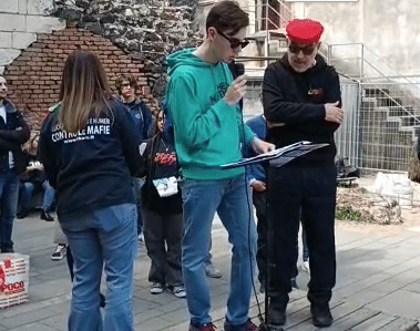 Concorso di poesia, il podio più alto va a due studenti dello “Spedalieri” di Catania – VIDEO