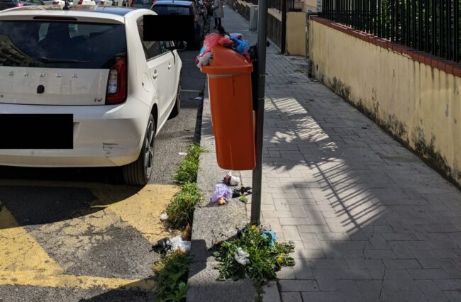 Quartiere Borgo Sanzio, allarme igienico-sanitario in via G. Carducci: la segnalazione del Comitato Vulcania