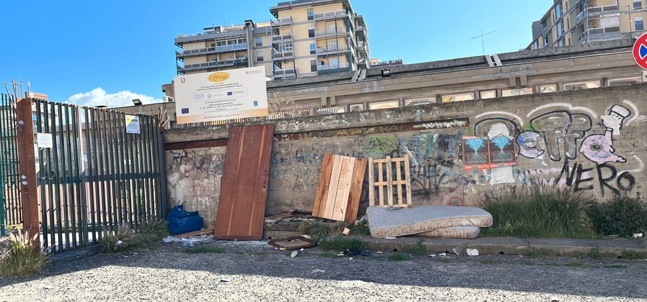 Catania, microdiscarica in via Lecce: la segnalazione del Comitato Cittadino Vulcania