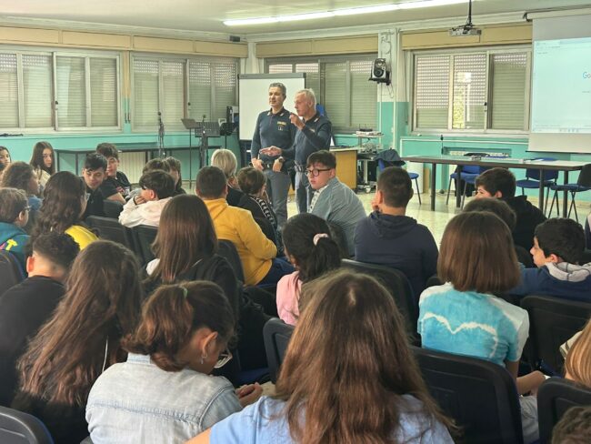 “PretenDiamo Legalità”: la Scuola “Maiorana” di Catania incontra la Polizia di Stato