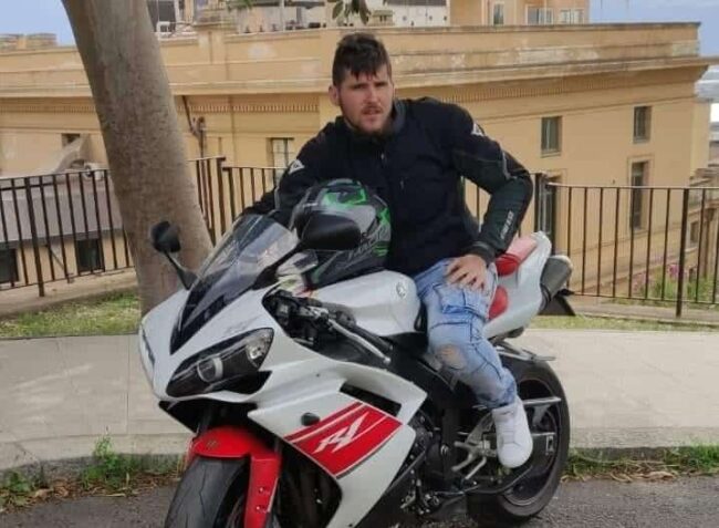 Incidente mortale a Cagliari, moto contro furgone: morto giovane carabiniere palermitano