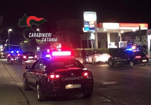 Tre arresti per evasione a Catania: due bloccati dopo inseguimento