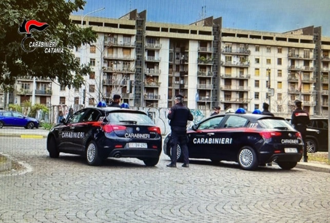 Controlli dei carabinieri a Catania per garantire la sicurezza del “ponte festivo”