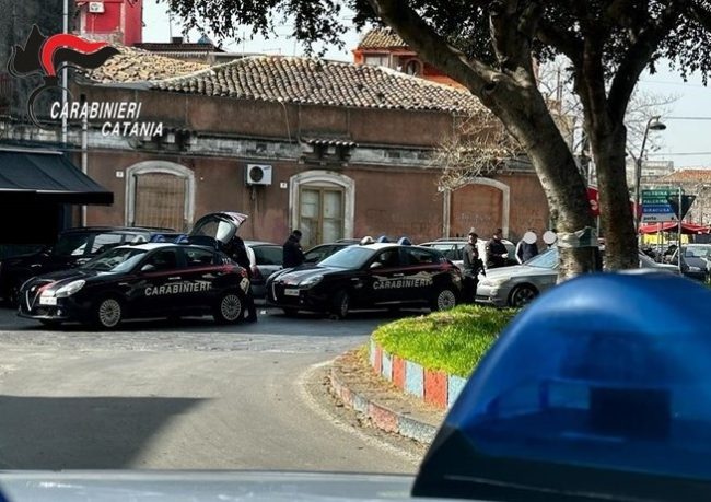 Catania, contrasto ai reati predatori a “San Cristoforo” e “Villaggio Dusmet”: 7 denunce