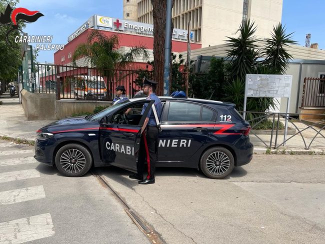 Aggressione all’ospedale Civico, donna picchia personale sanitario perché troppo “lento”