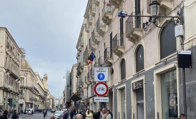 Via Etnea, pre esercizio per altre due telecamere nell’isola pedonale