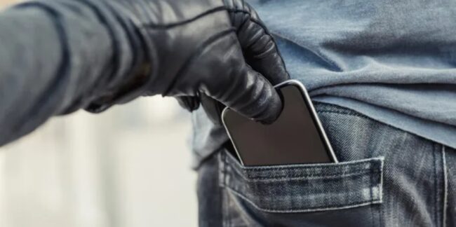 Rapina al centro di Catania, vittima un turista che cade e sbatte la testa per terra