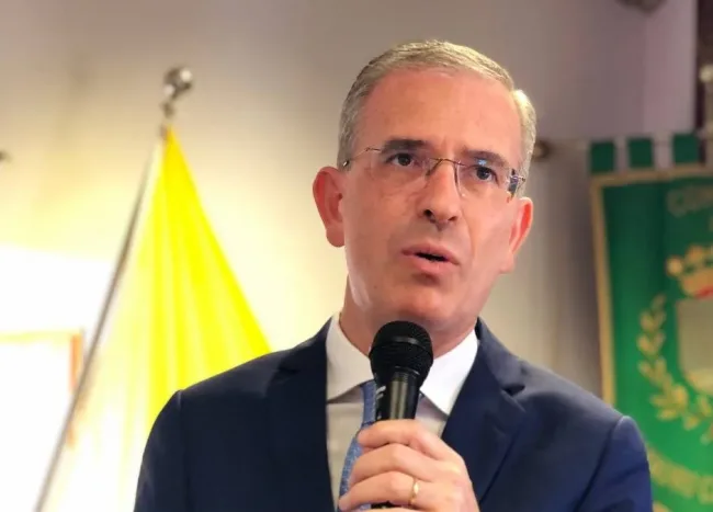 Falcone replica a Uil e Anci: “Presto verranno liquidate imprese e fornitori”