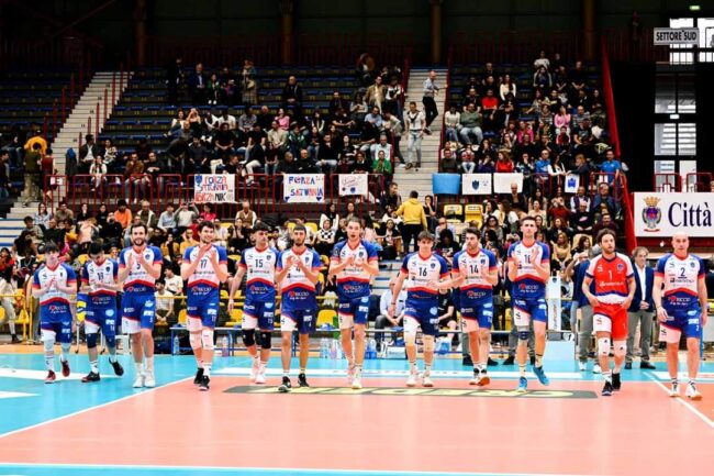 Gara 1 della Finale promozione Serie A2 alla Farmitalia Saturnia con un secco 3-0