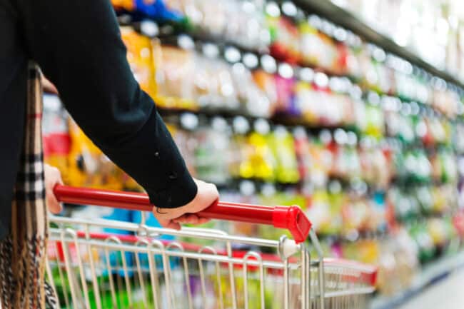 Arriva la Carta solidale per la spesa, a chi spetta e come funziona