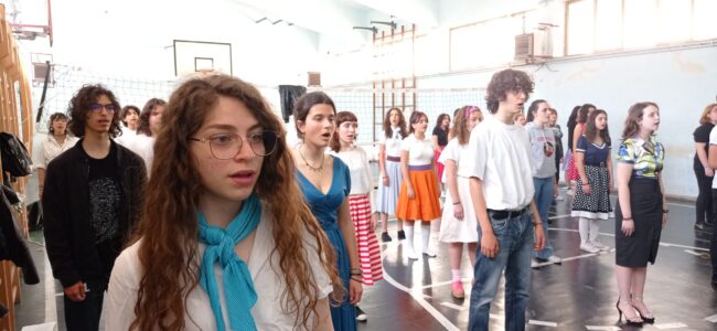 All’Ambasciatori di Catania il successo senza tempo di Grease grazie al progetto “Parole e Musica” dello “Spedalieri”