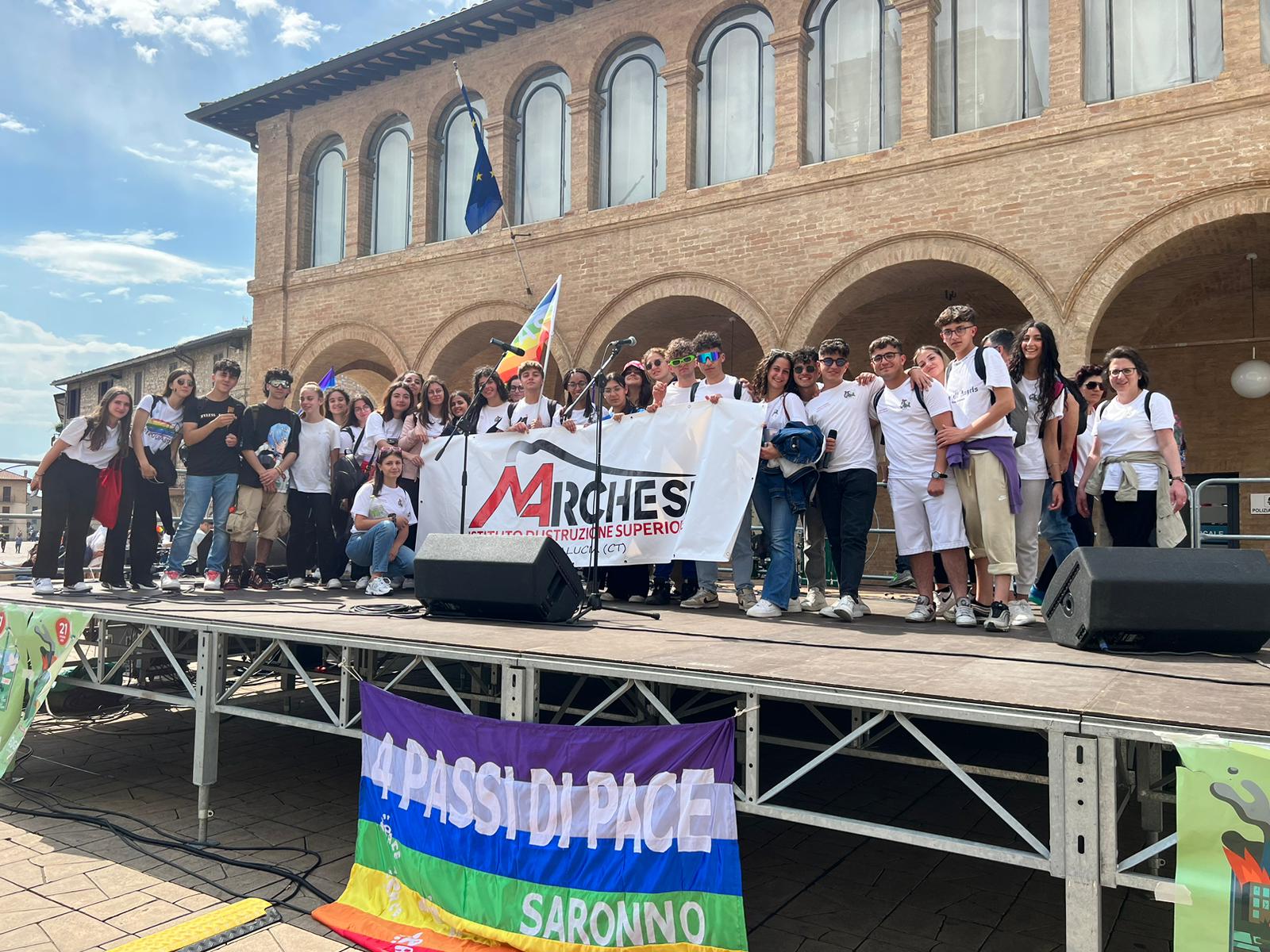 Gli studenti del Concetto Marchesi di Mascalucia alla Marcia per la pace Perugia-Assisi