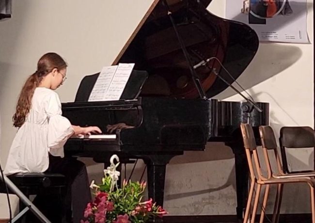 Ensamble di chitarre e solisti chitarristi e pianisti dell’I.C. ad Indirizzo Musicale “Cavour” di Catania premiati alla IX Edizione del Concorso Nazionale Musicale della Riviera Ionico-Etnea