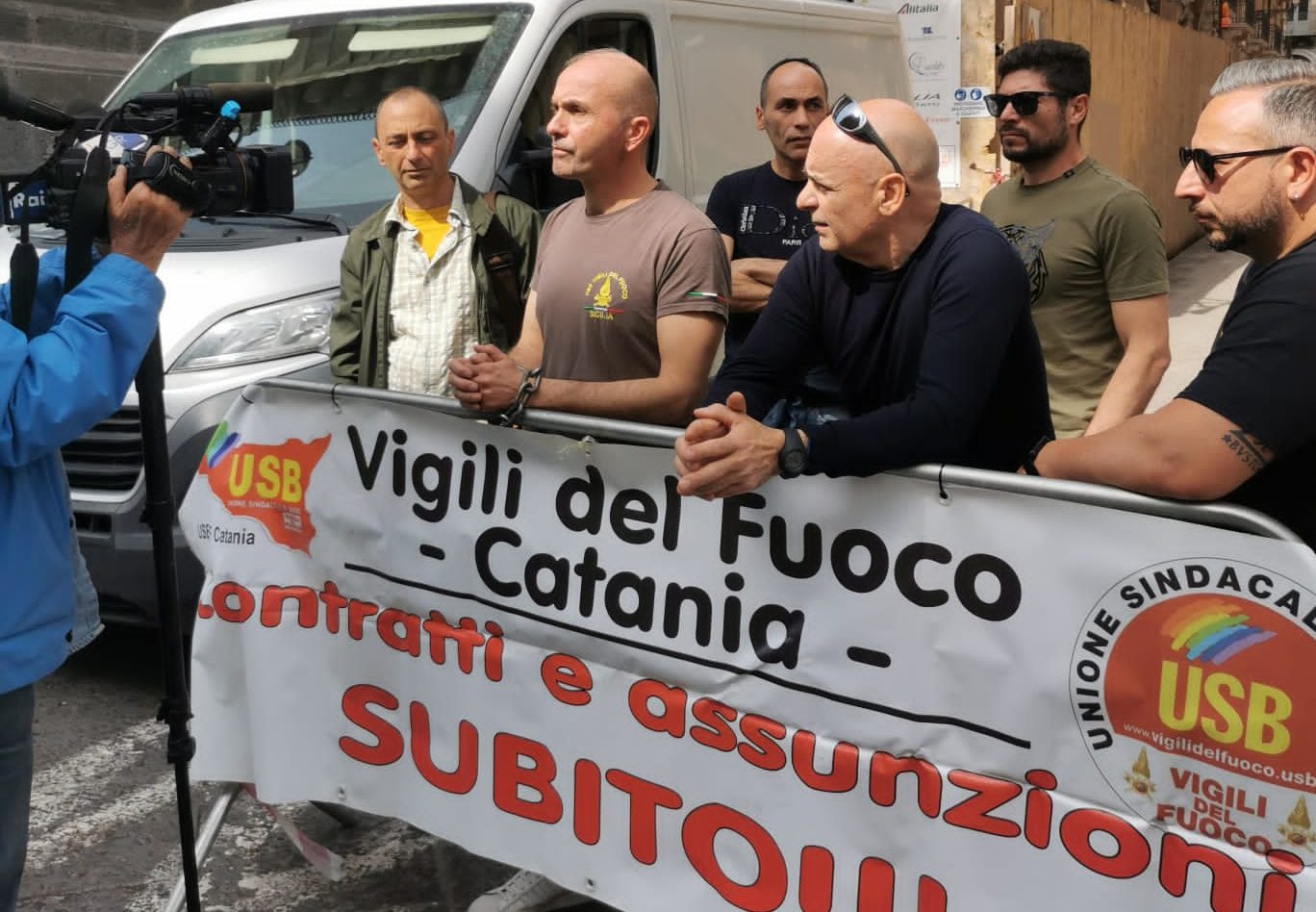 Sit-in davanti la Prefettura a Catania: la protesta dei vigili del fuoco