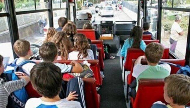 Gita scolastica interrotta, vie di fuga del bus inefficienti: scatta la multa e il sequestro del mezzo