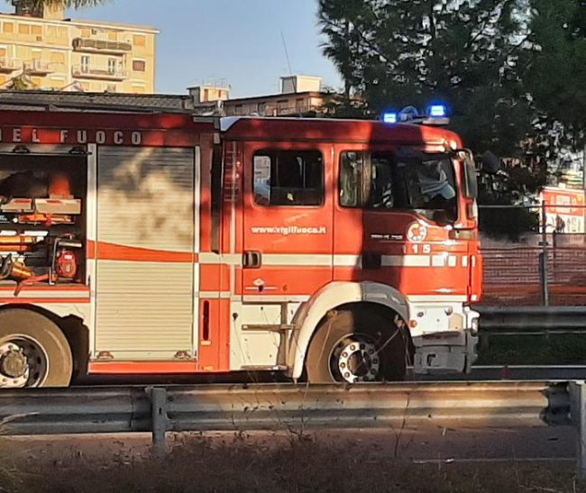 Danni maltempo a Catania e provincia, vigili del fuoco in azione