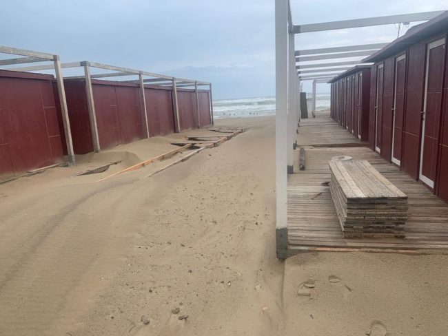 Catania, danni per il maltempo al lido “Le Palme”: FOTO e VIDEO