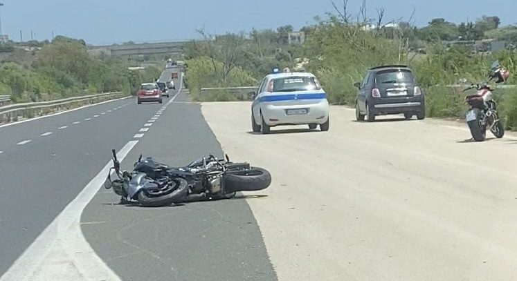 Mattinata di incidenti nel Ragusano, due feriti: grave un motociclista