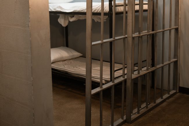 Poliziotto arrestato perché introduceva droga in carcere