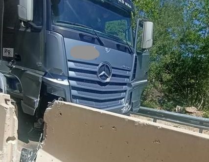 Tir bloccato sulla tangenziale del bypass Baglio: secondo incidente in poche ore