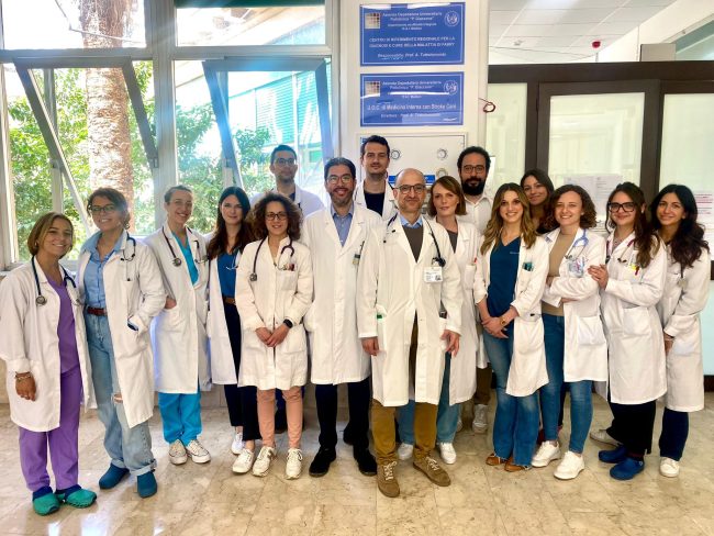 Cura la psoriasi con un farmaco antitumorale: salvato in extremis