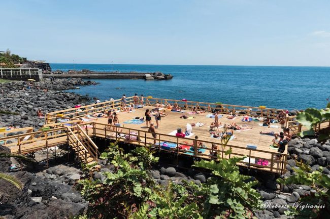 Spiagge libere e solarium di Catania pronti: già attivo il servizio di trasporto AMTS