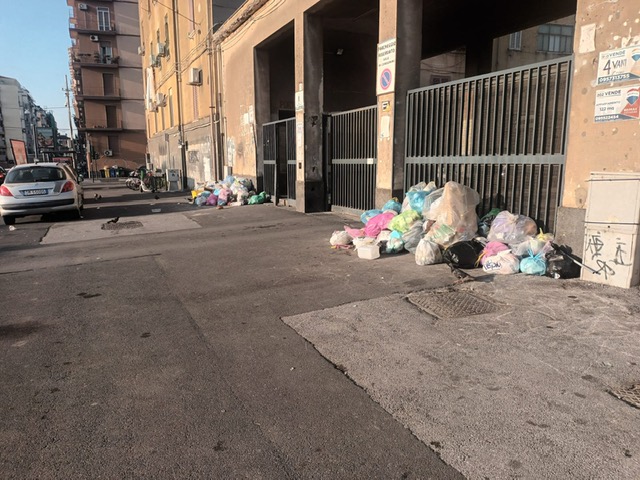 Ancora non tutti rispettano le regole: rimosse discariche di rifiuti a Catania