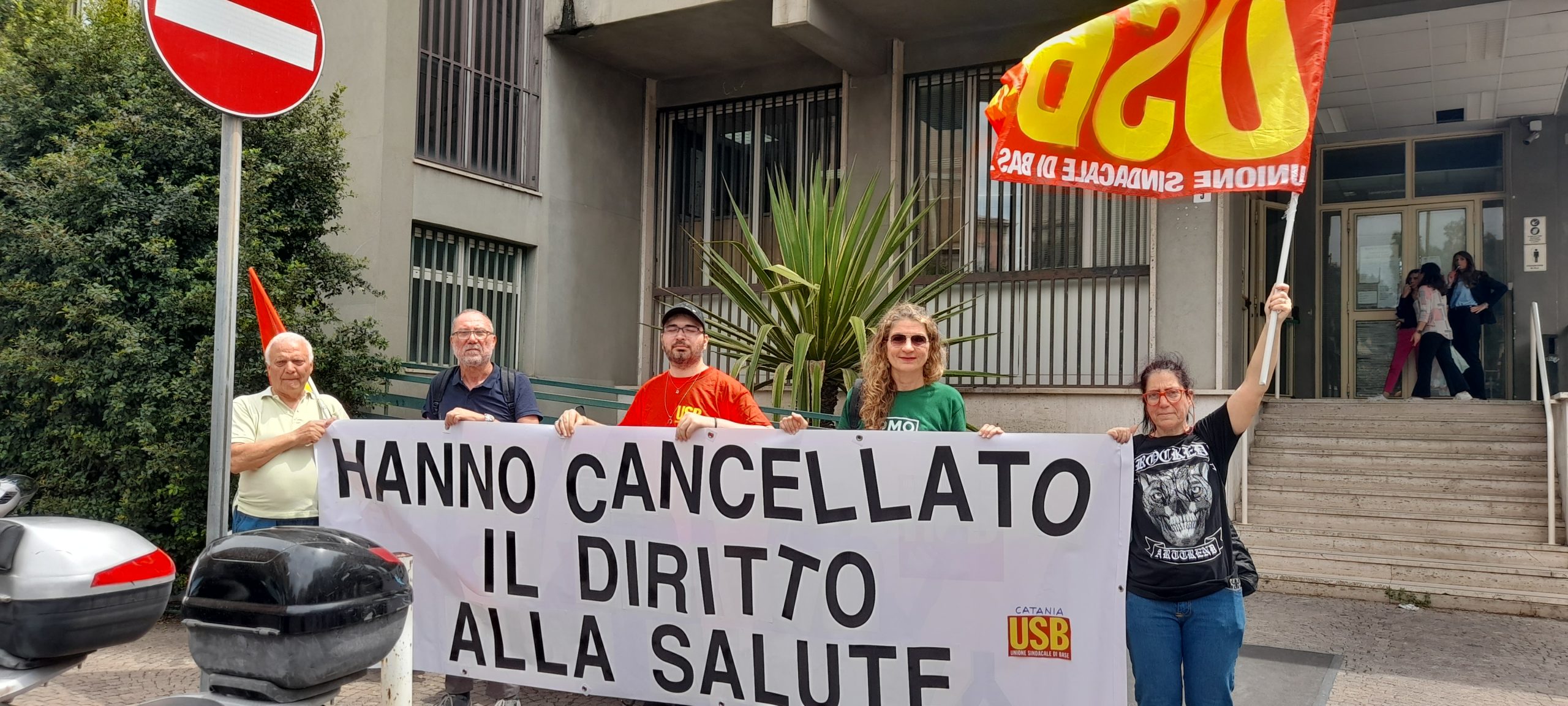 Anche Catania manifesta per il diritto alla salute “cancellato”