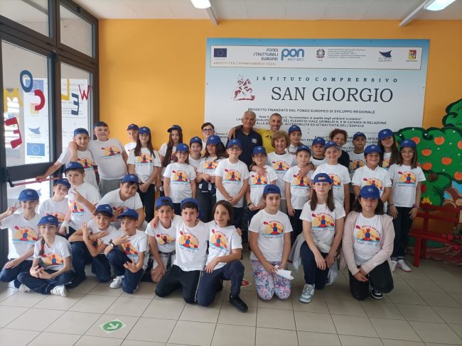 Evento conclusivo all’I.C. “San Giorgio” del progetto “Adotta una scuola”, i “sangiorgini” in canoa – LE FOTO
