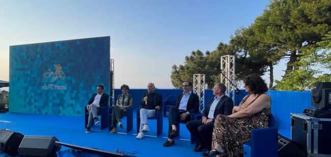 Mobilità alle Isole, l’assessore regionale Aricò al Premio Troisi: “Treno da Punta Raisi per Milazzo e nuova nave per Eolie”