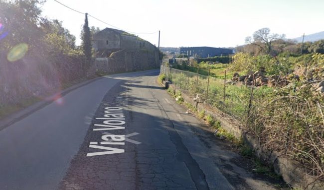 Inseguimento per le vie di Acireale, un giovane arrestato: si cerca il complice