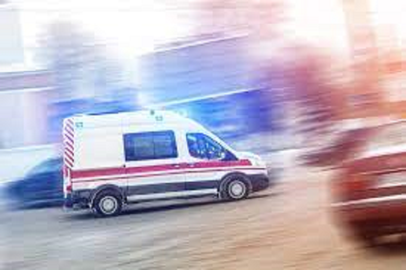 Incidente mortale a Bronte, auto contro muro: deceduta 46enne, in ospedale marito e 2 figli